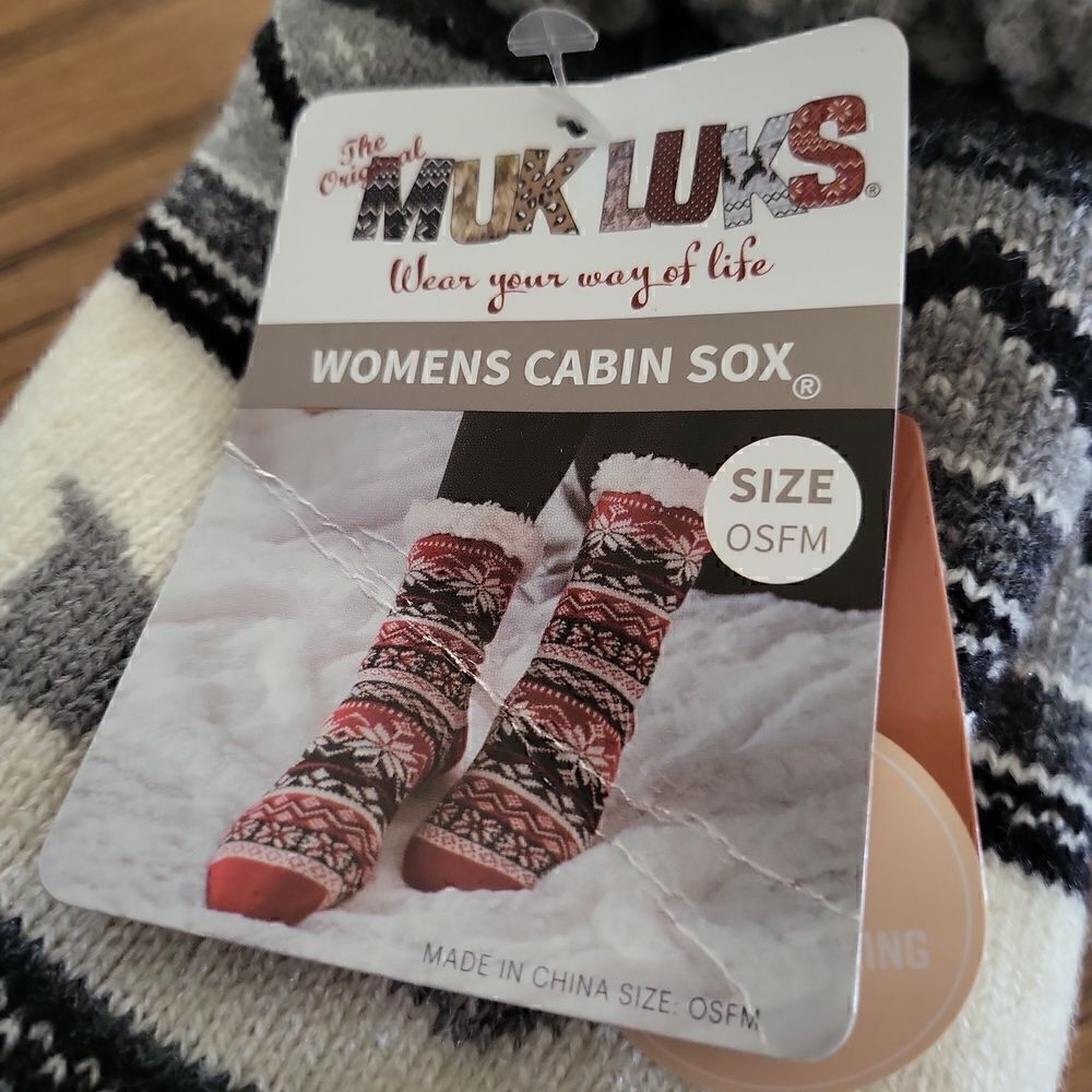 New Muk Luks warm fleece lined cabin sox